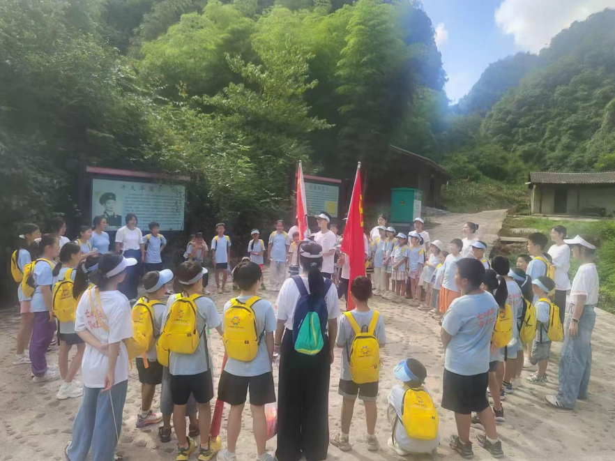 屈修合：让论文写在武陵源的山水间