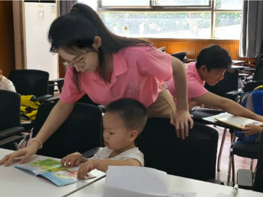 湘南学院：举办公益托管专场活动，用艺术温度浸润童年时光