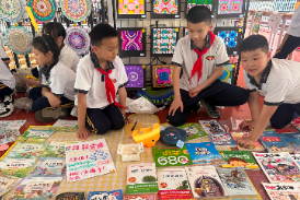 一册旧书传暖意满园书香启慧思，武陵区莲花池小学“跳蚤书市”活动圆满落幕