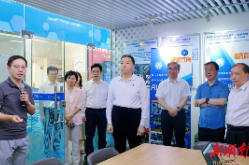 毛万春在湖南工商大学调研