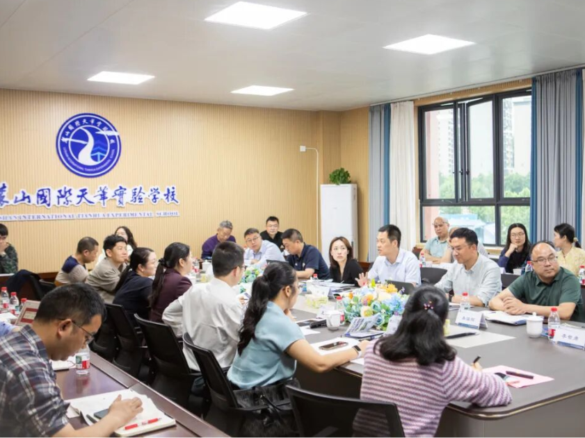 长沙市麓山国际天华实验学校党支部书记阳妍华：办一所令人向往的学校