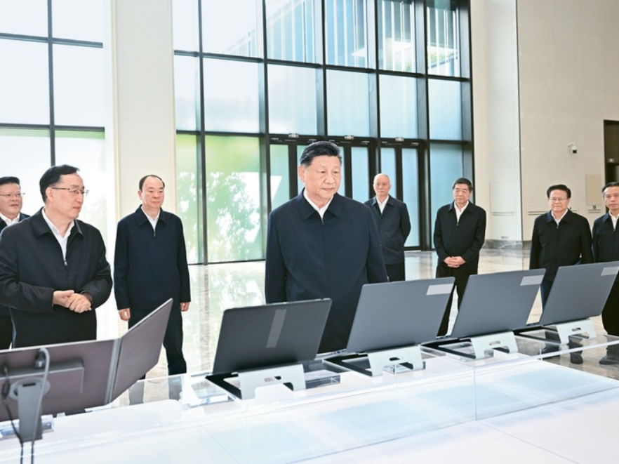 习近平：一体推进教育科技人才发展