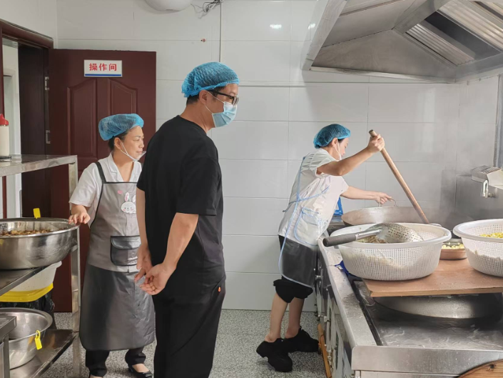 守护校园美好“食”光，衡阳市珠晖区推进“校园餐”突出问题专项整治