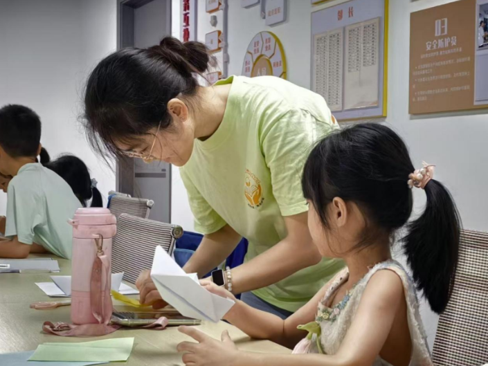中南大学 “一米暖阳” 实践团社区志愿服务纪实
