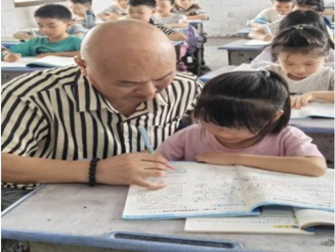 【湖湘好教师】目光所及，皆是成长——记涟源市第二小学教科室主任、数学教师谢民武