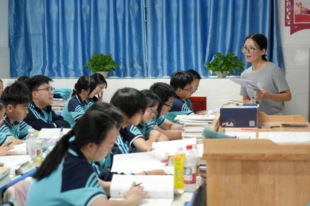 吉首一中：教学帮扶迭代升级，“备教考评”一体化激活教研新动能