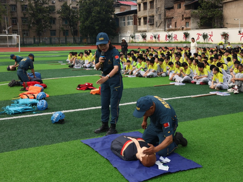 南县：防溺水定制课进校园，把“纸上安全”变成“肌肉记忆”