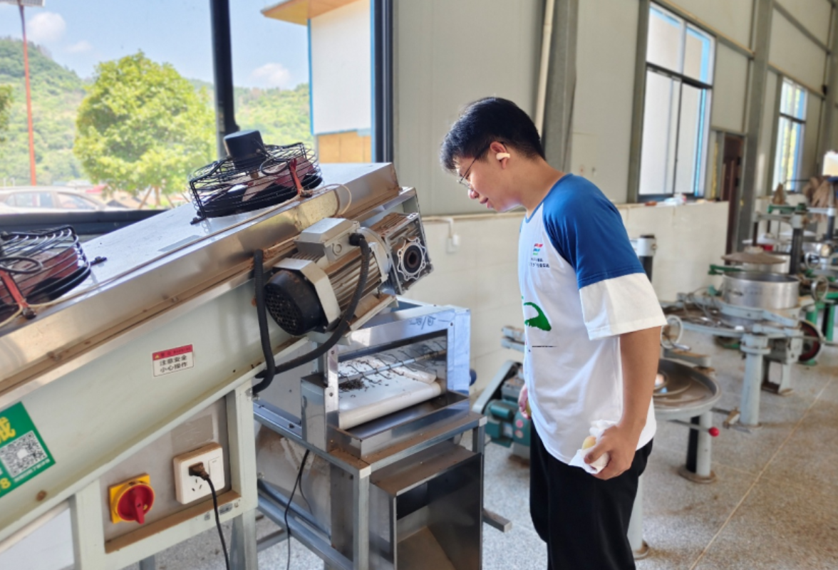 吉首大学学子线上赋能雅沙村黄金茶产业
