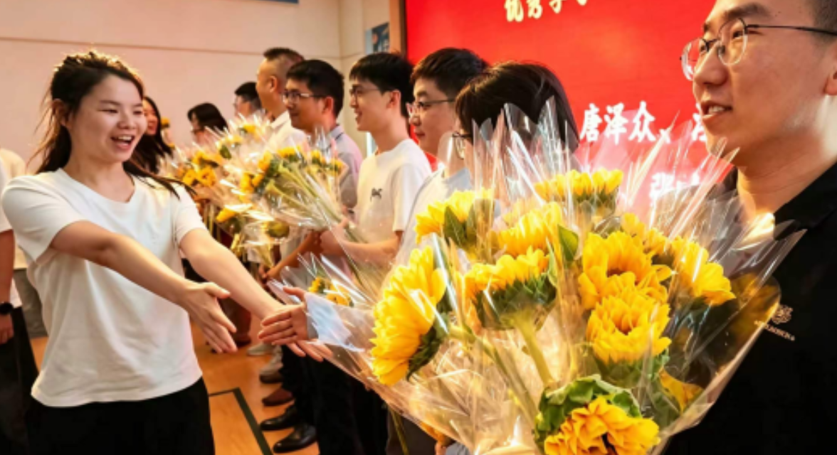 长沙市金律高级中学：用一场专属“致谢仪式”，颁发独一无二的“最佳陪伴奖”