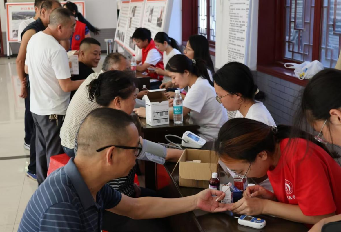 南华大学实践团走进瑶族村，打通基层健康服务“最后一公里”