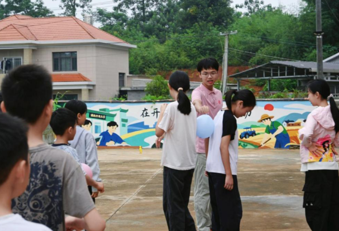 长沙师范学院：趣味课堂强体魄  以体育人润童心