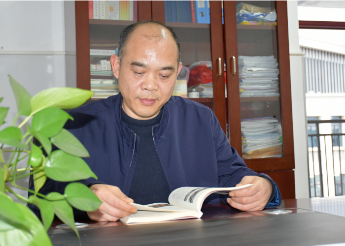 书记校长说 | 邵阳市北塔区芙蓉学校校长、党支部书记罗浩波：同心同德、砥砺前行