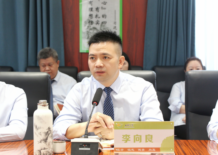 书记校长说 | 邵东市杏园小学党支部书记、校长李向良：严于律己 宽以待人 慎独自省