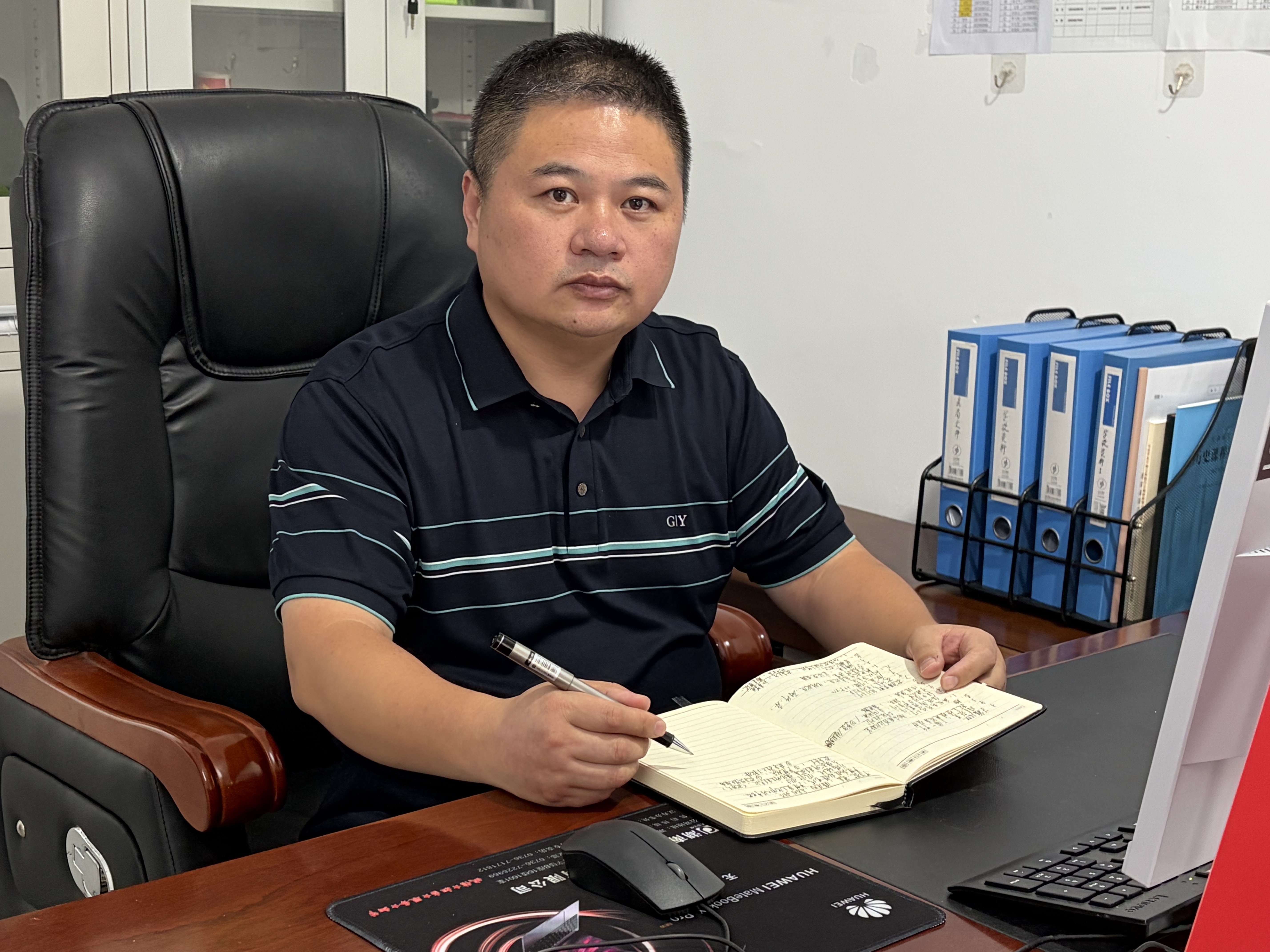 汉寿县岩汪湖镇中学党总支书记  龙海波.jpg