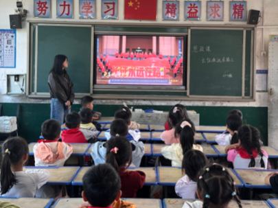 【衡阳县站】渣江镇中心小学：半条被子暖童心，长征精神代代传