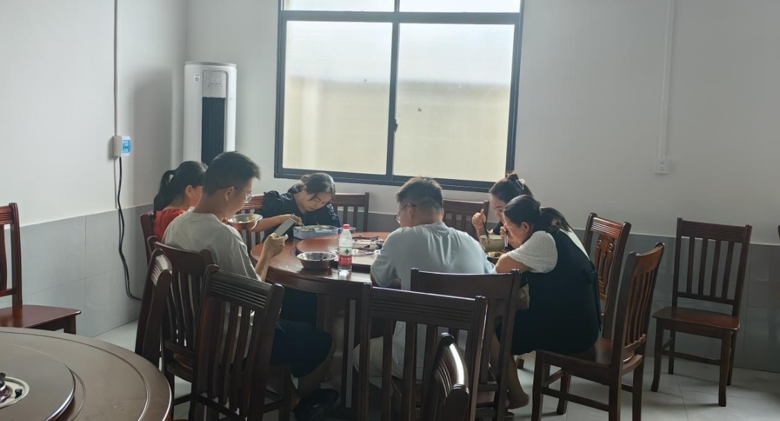 慈利县通津铺镇中学：教师食堂迎来“开学第一变”
