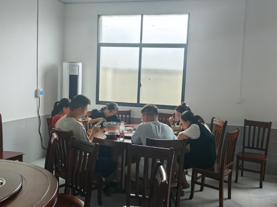 慈利县通津铺镇中学：教师食堂迎来“开学第一变”