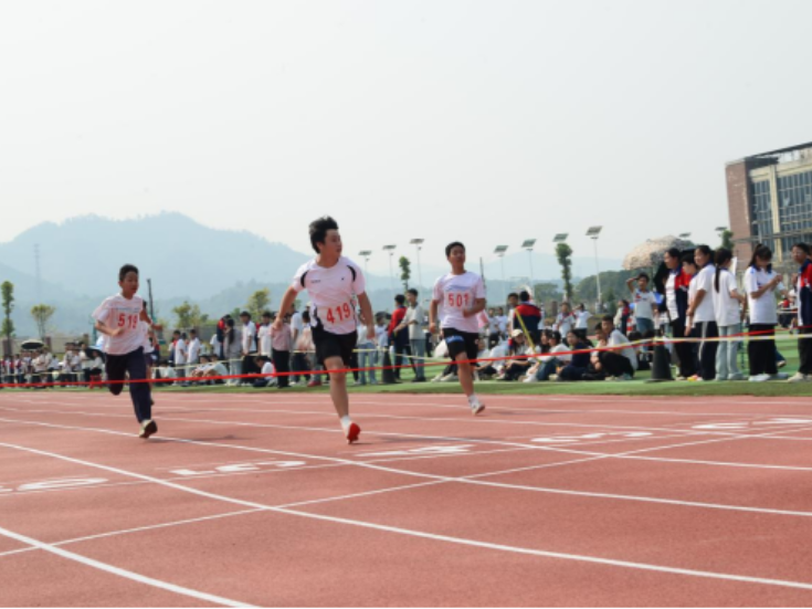 【洪江市站】驰骋赛场 逐梦蓝天，隆平学校秋季运动会尽显少年风采