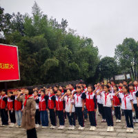 【资阳站】踏雨而行，益阳市人民路小学红色研学风雨中见风骨