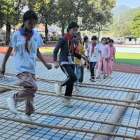 【新晃站】侗歌嘹亮、竹竿欢腾，禾滩镇中心小学用民族文化献礼县庆