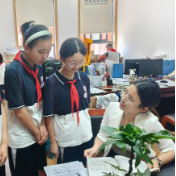 闪闪发光的老师｜【望城区站】尹柳立：用心关注每个同学