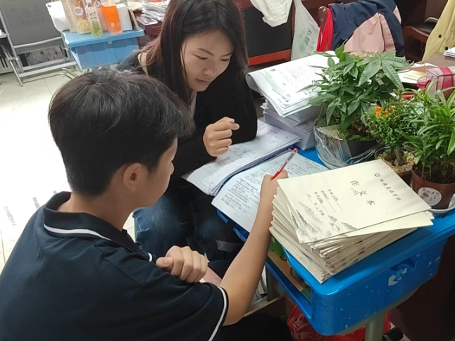 闪闪发光的老师｜【望城区站】赵婷：以温柔伴我们启航军训时光
