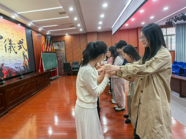 【耒阳站】城北完小：13对师徒结对，以“青蓝工程”搭建新老教师成长桥梁