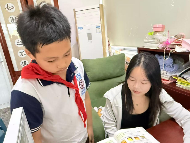 闪闪发光的老师｜【望城区站】屈方颖 ：一束微光照亮成长