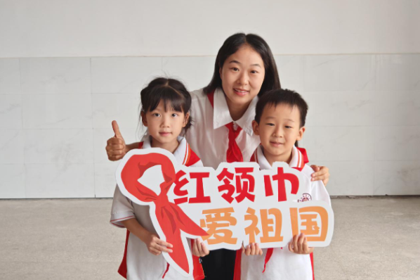 闪闪发光的老师｜【辰溪站】于细微处闪光的引路人
