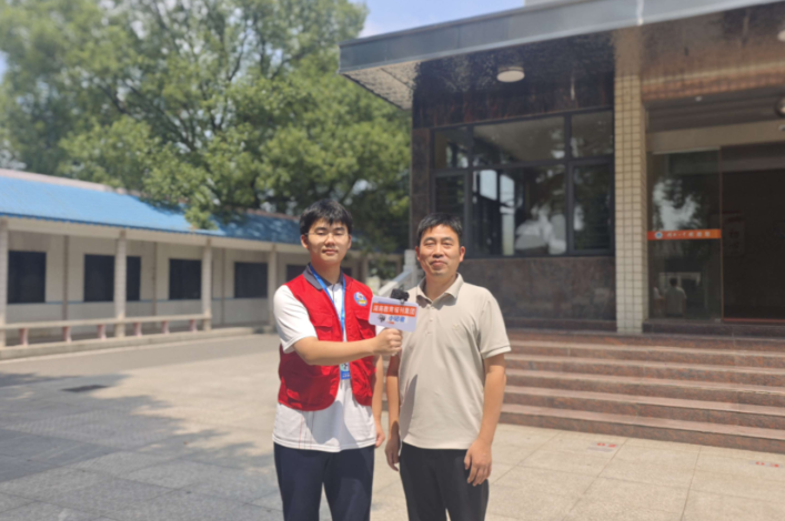 闪闪发光的老师｜【衡南县站】衡南一中胡水兴：三尺讲台守初心，一腔真心伴少年