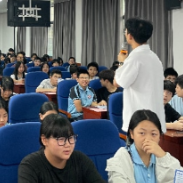 【祁东站】揭秘“糖果”“贴纸”伪装,洪桥街道中心学校开展禁毒主题宣讲活动
