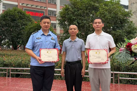【耒阳站】罗含小学：双副校长受聘入校，法治安全双护航
