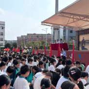 【耒阳站】欧阳海学校：警官进校讲法治，少年心中植种子