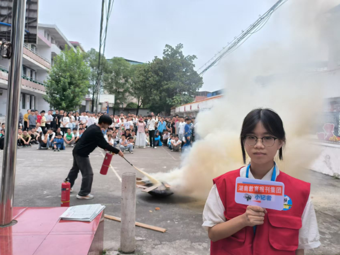 【衡南县站】泉湖中学：消防演练进校园， 安全知识入人心