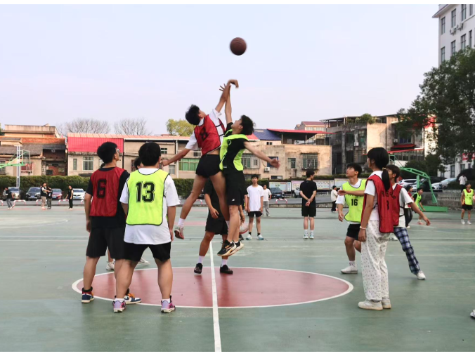  【衡东站】秋风飒飒，球场滚烫，衡东五中高一新生篮球联赛激情开赛