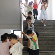 【衡阳县站】实验学校开展消防应急疏散演练活动