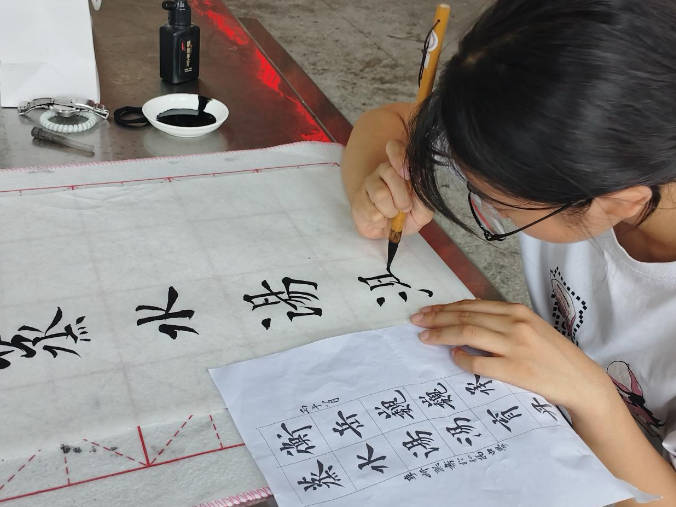 【衡阳县站】弘扬中学：蒸水怀丹心，笔墨颂家园