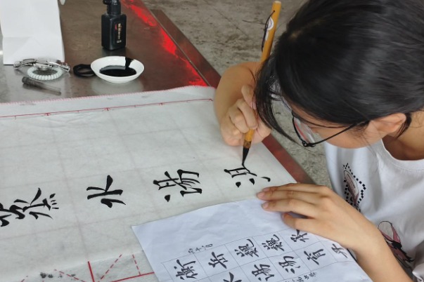 【衡阳县站】弘扬中学：蒸水怀丹心，笔墨颂家园