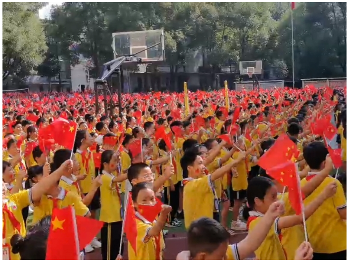 【耒阳站】为祖国献礼！实验小学3500余名师生齐唱《歌唱祖国》