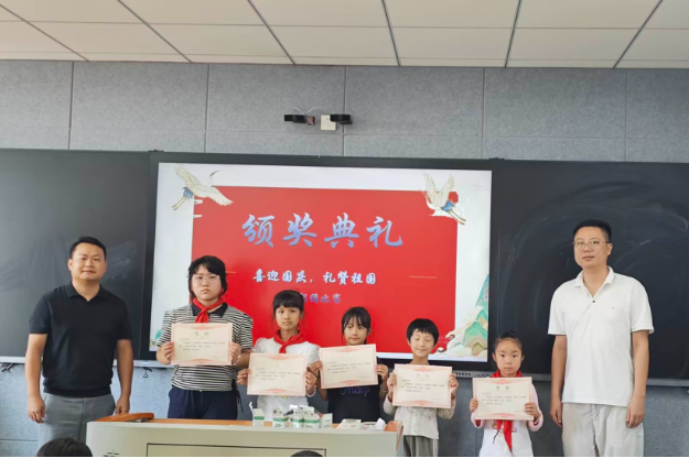 【衡东站】铿锵诗篇、深情讲述，真塘完小学子用诵读礼赞祖国山河