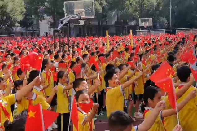【耒阳站】为祖国献礼！实验小学3500余名师生齐唱《歌唱祖国》