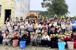 安仁县牌楼中小：柚香漫校园  劳动启童心