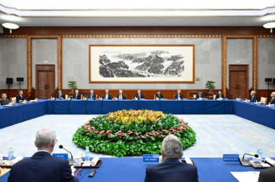 丁薛祥会见清华大学经济管理学院顾问委员会委员代表