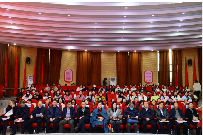 集團主辦的2025年湖南省中小學書香班級建設主題研討會在益陽召開
