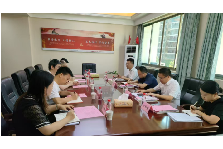 湖南教育报刊集团与芷江侗族自治县举行教育合作座谈