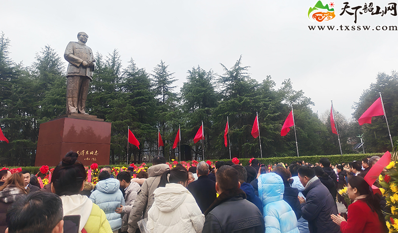 广场.jpg 广场.jpg