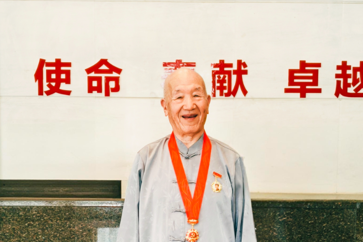 银发映初心 赤子赴韶山  一名“光荣在党50年”老党员的红色夙愿