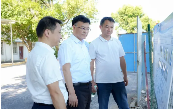 公司黨委書記、董事長龔湘軍對岳陽分公司及危房整治工作開展“走找想促”調(diào)研