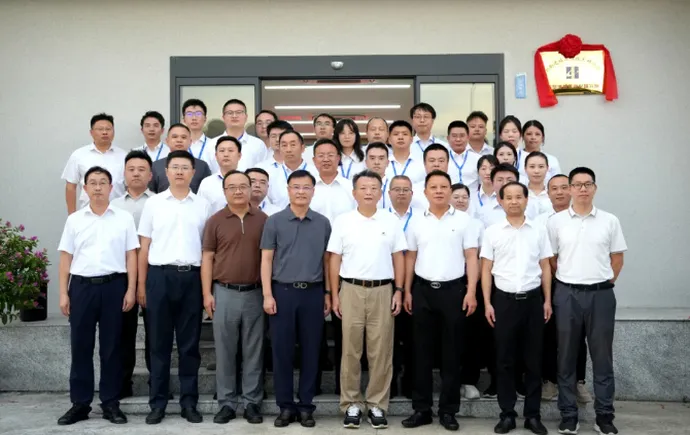 祝賀！湖南建投工程技術(shù)研究院新型建筑工業(yè)化研究所落戶(hù)公司恒運(yùn)建科