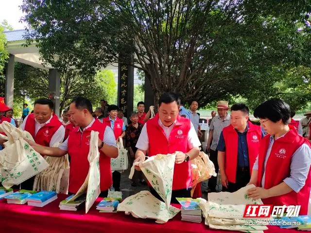 临武人大:持续擦亮人大监督+舆论监督的“绿色名片”图片2.jpg 临武人大:持续擦亮人大监督+舆论监督的“绿色名片”图片2.jpg